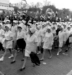 Magyarország, Budapest XIV., Ötvenhatosok tere (Felvonulási tér), május 1-i felvonulás, balra a dísztribün., 1970, Szalay Béla, Budapest, Fortepan #187886