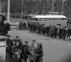 Magyarország, Budapest V., Kossuth Lajos tér., 1973, Urbán Tamás, autóbusz, magyar gyártmány, Ikarus-márka, Ikarus 31/311, osztálykirándulás, Budapest, Fortepan #18804