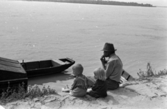 Magyarország, Paks, Duna-part a hajóállomás közelében., 1937, Kenedi János, ladik, Fortepan #188283