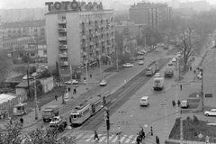 Magyarország, Budapest XIII., rálátás a Vízművek székházából a Váci útra, a Dráva utca - Dózsa György út kereszteződésétől induló szakaszra., 1976, Urbán Tamás, villamos, villamosmegálló, villamos pótkocsi, Budapest, Ganz V, Fortepan #18833