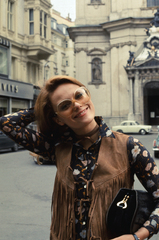 Ausztria, Bécs, a Jungferngasse a Graben felől nézve, háttérben a Szent Péter-templom (Peterskirche). Eva Vodičková cseh manöken, filmszínésznő., 1969, Fortepan/Album040, színes, Fortepan #188430