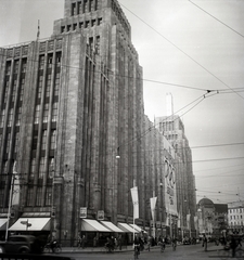 Németország, Berlin, Hermannplatz, Karstadt áruház (a II. világháború során megsemmisült)., 1936, Lőrincze Judit, kerékpár, Fortepan #188470