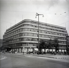 Lengyelország, Wroclaw, ulica Świdnicka (ekkor Schweidnitzer Strasse), szemben a Wertheim Áruház / Warenhaus (később Renoma Áruház), 1936, Lőrincze Judit, Fortepan #188481