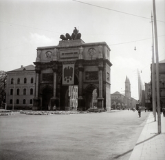 Németország, München, Siegestor, háttérben a Szent Ludwig-templom., 1936, Lőrincze Judit, Fortepan #188488