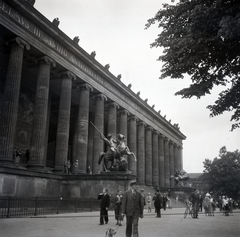 Németország, Berlin, Múzeum-sziget, Lustgarten, Altes Museum., 1936, Lőrincze Judit, kerékpár, Fortepan #188583