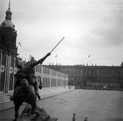 Németország, Berlin, Múzeum-sziget, Lustgarten. Balra a Berlini dóm és szemben a Berliner Schloss, az Altes Museum felől nézve., 1936, Lőrincze Judit, Fortepan #188591