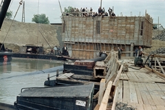 Magyarország, Mohács, Duna-part, a Mohács-Pécs ivó- és iparivíz távvezeték vízkivételi művének építkezése., 1958, Lőrincze Judit, színes, Fortepan #188720