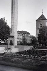 Szlovákia, Kassa, Fő tér (Hlavné namestie), díszoszlop, jobbra az Orbán-torony., 1939, Merza József, Fortepan #188864