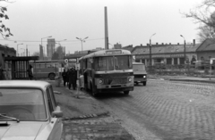 Magyarország, Óbuda, Budapest III., a Bécsi út és a Vörösvári út találkozása., 1980, Orosz István, Budapest, buszmegálló, Ikarus 180, Fortepan #188980