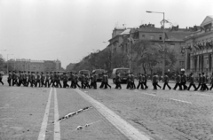 Hungary, Budapest XIV.,Budapest VII., Ötvenhatosok tere (Felvonulási tér). A háttérben balra az Ajtósi Dürer sor házsora, jobbra a Dózsa György út épületei., 1978, Orosz István, Budapest, Fortepan #188991