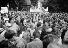 Magyarország, Budapest V., Vörösmarty tér, tüntetés a bős-nagymarosi vízlépcsőrendszer felépítése ellen, 1988. szeptember 12-én., 1988, Orosz István, Budapest, rendszerváltás, Fortepan #189037