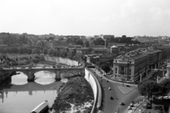 Olaszország, Róma, kilátás az Angyalvár (Castel Sant'Angelo)-ból, a Tevere folyó és a Via della Conciliazione felé., 1960, Palkó Zsolt, tükröződés, kőhíd, Fortepan #189129