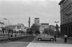 Bulgaria, Sofia, Mária Lujza hercegnő (Georgi Dimitrov) sugárút, szemben a Banja basi mecset., 1963, Ungvári György, mosque, automobile, Fortepan #189233