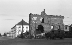 Lengyelország, Varsó, balra az ulica Konwiktorska, jobbra az ulica Bonifraterska, szemben a Szent János-kórház romjai, mögötte a Lengyel Vakok Egyesületének székháza., 1959, Tölg Anna, lovaskocsi, épületkár, háborús kár, Fortepan #189521