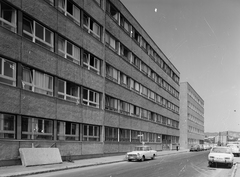 Magyarország, Budapest XI., Than Károly utca, Közlekedéstudományi Intézet (KTI)., 1974, UVATERV, Budapest, Audi 80, rendszám, Wartburg 353, Fortepan #189970