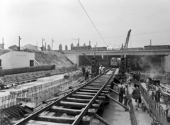 Magyarország, Budapest IV.,Budapest XIII., a Béke utcai közúti aluljáró építkezése a Madridi utca irányából nézve., 1955, UVATERV, Budapest, építkezés, talpfa, Fortepan #190007