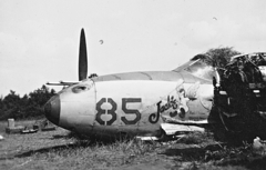 Hungary, P-38J Lightning vadászrepülő. Tapolca és Sümeg között kényszerleszállással ért földet, 1944. augusztus 22-én., 1944, Erky-Nagy Tibor, american brand, bombing, airplane, fighter plane, second World War, wreck, Lockheed-brand, Fortepan #19007