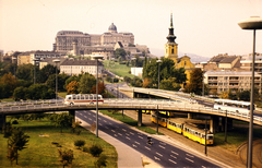 Magyarország, Budapest I., Döbrentei tér, a budai Vár és jobbra az Alexandriai Szent Katalin-templom a Gellért-hegyről nézve. Előtérben az Erzsébet híd lehajtója., 1967, Wittner Lucia, Budapest, Fortepan #190189