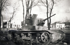 1942, Zagyva Tiborné, T-26 tank, Fortepan #190361