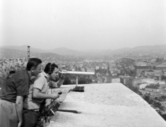 Hungary, Budapest XI., Citadella. Regős Sándor és Fábián Gyula riporterek a Szivárvány című vasárnap délelőtti műsorban., 1963, Szalay Zoltán, Budapest, Fortepan #190416