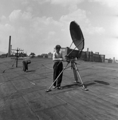 Magyarország, Budapest IV., Megyeri út, az MTV körkapcsolásos közvetítésének egyik helyszíne a Dózsa stadion., 1961, Szalay Zoltán, Budapest, mikrohullámú közvetítés, Fortepan #190536