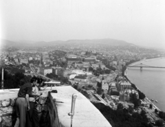 Hungary, Budapest XI., Citadella. Regős Sándor és Fábián Gyula riporterek a Szivárvány című vasárnap délelőtti műsorban., 1963, Szalay Zoltán, Budapest, Fortepan #190571