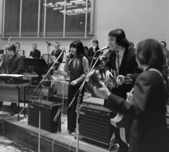 Magyarország, Budapest VIII., a Magyar Rádió stúdiója, az elmúlt év legjobb tánczenei felvételeit bemutató műsor. Zalatnay Sarolta énekesnő., 1969, Szalay Zoltán, Budapest, Fortepan #190662