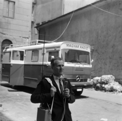 Magyarország, Budapest VIII., Bródy Sándor utca 5-7., a Magyar Rádió udvara. Meixner Mihály a Magyar Rádió szerkesztője., 1968, Szalay Zoltán, Budapest, Magyar Rádió, Fortepan #190674