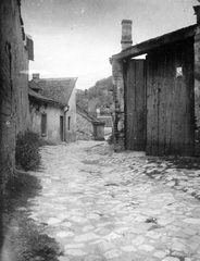 Magyarország, Tabán, Budapest I., Cipő utca a Kereszt utca felől a Fehérsas tér felé nézve., 1930, Jankovszky György, utcakép, kockakő, Budapest, Fortepan #19083