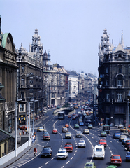 Magyarország, Budapest V., az Erzsébet híd pesti hídfője és a Szabad sajtó út a Ferenciek tere (Felszabadulás tér) felé nézve., 1983, Szalay Zoltán, színes, Budapest, kerékpár, Fortepan #191158