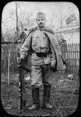 Hungary, 1915, Dömötör Adrienne, soldier, moustache, First World War, weapon, bayonet, peeking, Fortepan #191199