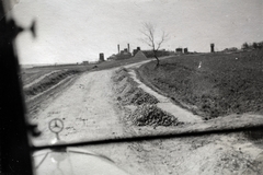 Hungary, Pétfürdő, szemben a Péti Nitrogén Műtrágyagyár Rt., előtérben a pétisógyártó üzem raktárcsarnoka., 1940, Kieselbach Gyula, Fortepan #191298