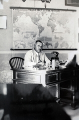 Malta, 1928, Kieselbach Gyula, workplace, map, desk, telephone, watch, quill, Fortepan #191392