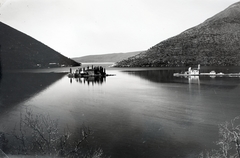 Montenegró, a Kotori öböl Perast felől nézve. Balra a Szent György sziget (Sveti Dordje), jobbra Sziklák Asszonya templom (Gospa od Škrpjela) egy mesterséges szigeten., 1938, Kieselbach Gyula, sziget, Fortepan #191406