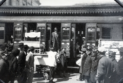 Olaszország,Szicilia, Messina, vasútállomás (Stazione di Messina Centrale)., 1931, Kieselbach Gyula, sör, büfékocsi, Fortepan #191464