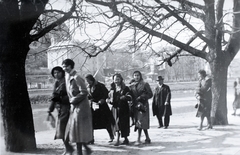 Ausztria, Salzburg, Elisabethkai, balra a Müllner Steg a Salzach folyó felett, a túlparton fent a Mária mennybevétele templom (Stadtpfarrkirche Unserer Lieben Frau Mariae Himmelfahrt)., 1932, Kieselbach Gyula, Fortepan #191499