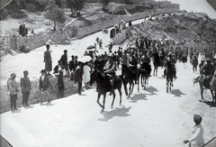 Izrael, Jeruzsálem, Adolf Wilhelm Marno von Eichenhorst tüzérszázados és hadsegédje Adalbert Shauff hadnagy vezette üteg legénységének 1916. április 9-i jeruzsálemi bevonulása., 1916, Kieselbach Gyula, Fortepan #191550