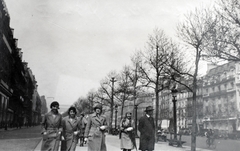 Franciaország, Párizs, az Avenue des Champs-Élysées a Rue Lincoln-tól a Diadalív felé nézve., 1930, Kieselbach Gyula, Fortepan #191657