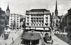 Svájc, Zürich, Paradeplatz, balra a Züghusplatz, középen a Hotel Savoy "Baur en Ville", jobbra a Poststrasse és ott szemben a Fraumünster (Asszonyok katedrálisa)., 1930, Kieselbach Gyula, Fortepan #191662