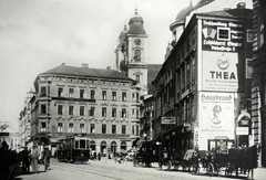 Ausztria, Linz, Landstrasse, középen háttérben a Szent Ignác-templom (Ignatiuskirche)., 1935, Kieselbach Gyula, reklám, fiáker, óratorony, Fortepan #191693