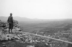 Hungary, Nógrád, kilátás a várból észak felé., 1925, Fortepan, free time, excursion, railing, landscape, ruins, man, view, hands in pockets, back, Fortepan #1919