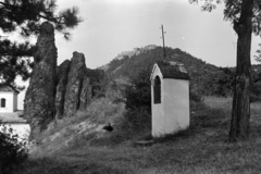 Magyarország,Dunakanyar, Visegrád, Kálvária stáció és kápolna a hegyoldalban, a Fellegvárhoz vezető úton, fenn a vár., 1956, Kriss Géza, vár, kálvária, hegytető, Fortepan #191935