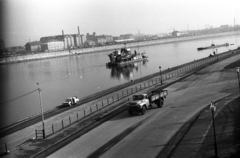 Magyarország, Budapest XI.,Budapest IX., lágymányosi Duna-part a Petőfi híd budai hídfőjétől délre (a mai Pázmány Péter sétány helyén), a túlparton a Soroksári út épületei., 1978, Kriss Géza, Budapest, Fortepan #192060