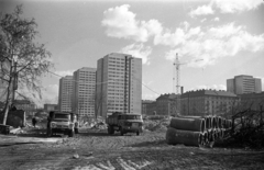 Magyarország, Budapest VIII., Szigony utca, balra az Illés utca, jobbra a Práter utca és a Molnár Ferenc tér., 1975, Kriss Géza, Budapest, ZiL-130, Skoda 706 RT/MT, Fortepan #192314