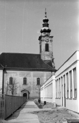 Magyarország, Óbuda, Budapest III., szemben az Óbudai utcánál a Szent Péter és Pál-templom., 1977, Kriss Géza, Budapest, Fortepan #192358