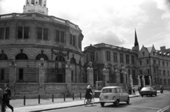 Egyesült Királyság, Oxford, Broad Street, Sheldonian Theatre., 1979, Kriss Géza, kerékpár, Fortepan #192496