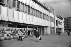 Magyarország, Óbuda, Budapest III., Flórián tér, Flórián üzletközpont., 1980, Kriss Géza, Budapest, Fortepan #192540