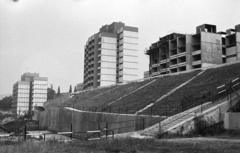 Magyarország, Salgótarján, balra az Arany János út épületei, jobbra a Kistarján út., 1980, Kriss Géza, Fortepan #192593