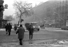 Magyarország, Budapest VIII., József körút a Baross utca felől a Csepreghy utca felé nézve., 1982, Kriss Géza, teherautó, ZIL-márka, Budapest, Fortepan #192711