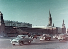 Russia, Moscow, Vörös tér., 1958, Wein Sarolta, Soviet Union, colorful, traffic, Soviet brand, GAZ-brand, Moskvitch-brand, M20 Pobieda, M21 Wolga, mausoleum, Alexey Viktorovich Shchusev-design, Fortepan #19340